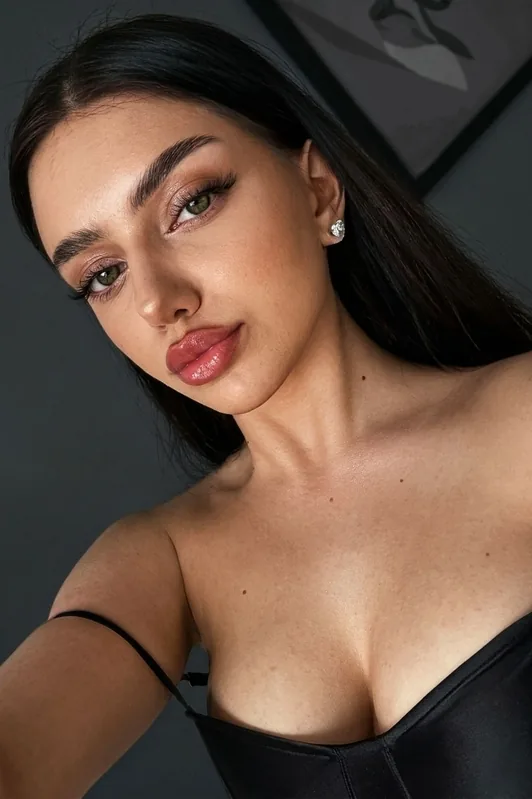 Oryna, 18, from Mariupol — verified profile